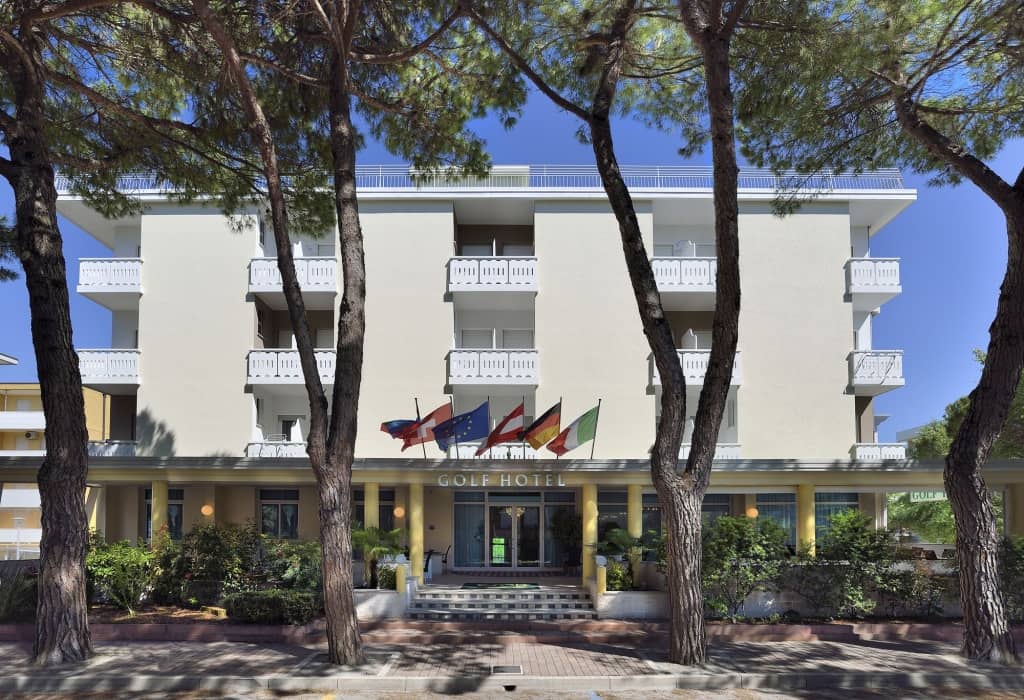 Hotel Golf - Main View