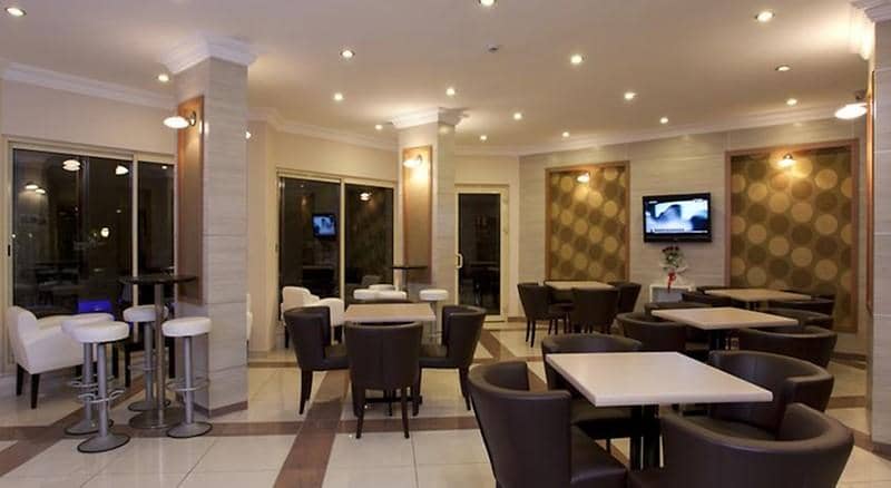 Remi Hotel - Main View