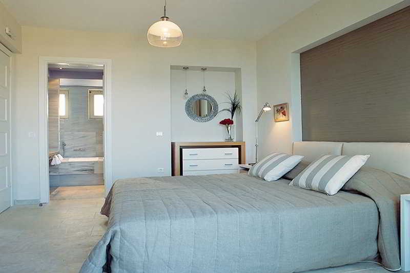 Pleiades Luxurious Villas - Main View