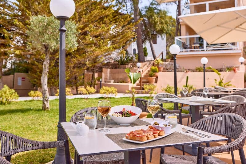 Universal Aparthotel Don Camilo - Main View