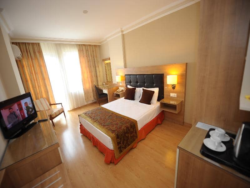 Suite Laguna - Main View