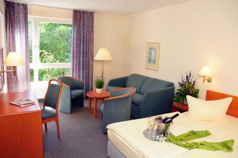 Lindemann Hotel Fjord - Main View