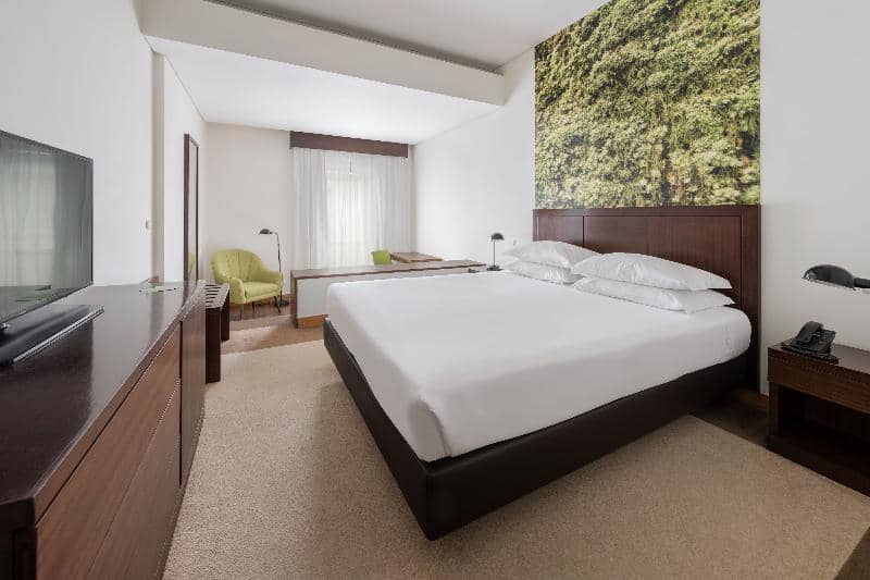 Neat Hotel Avenida - Main View