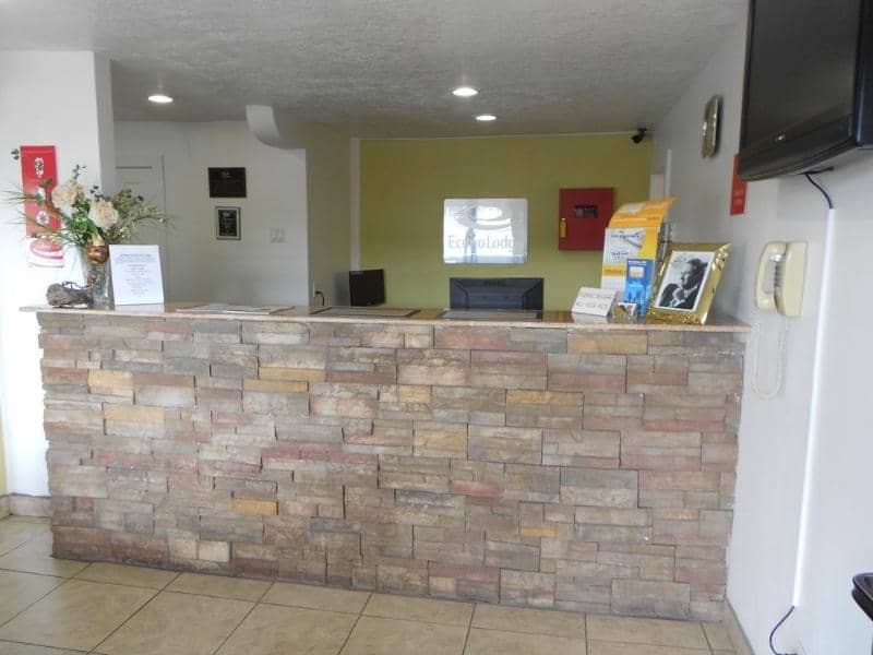 Econo Lodge East Suburbs - Main View