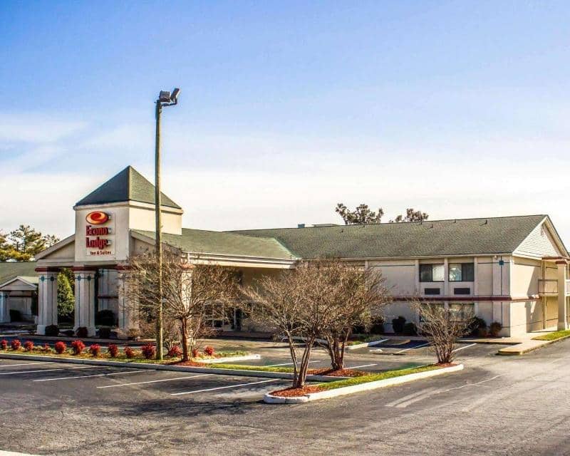 Econo Lodge & Suites - Main View
