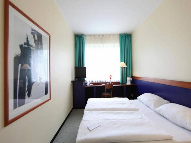 Premier Inn Berlin City Süd - Main View