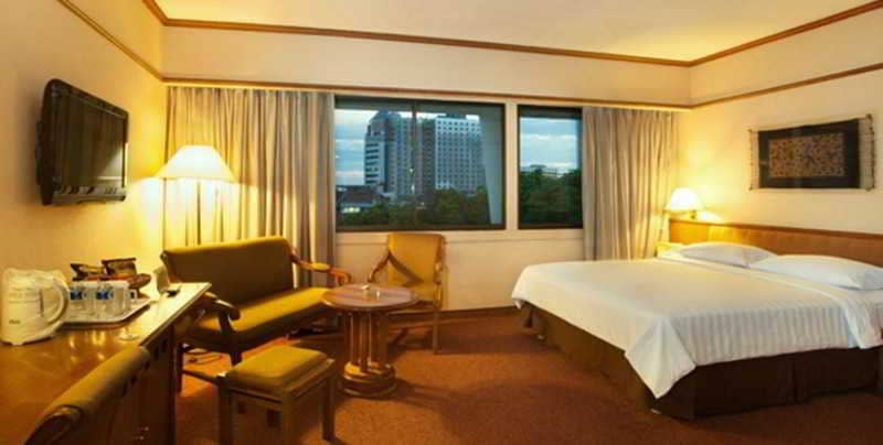 Elmi Hotel Surabaya - Main View