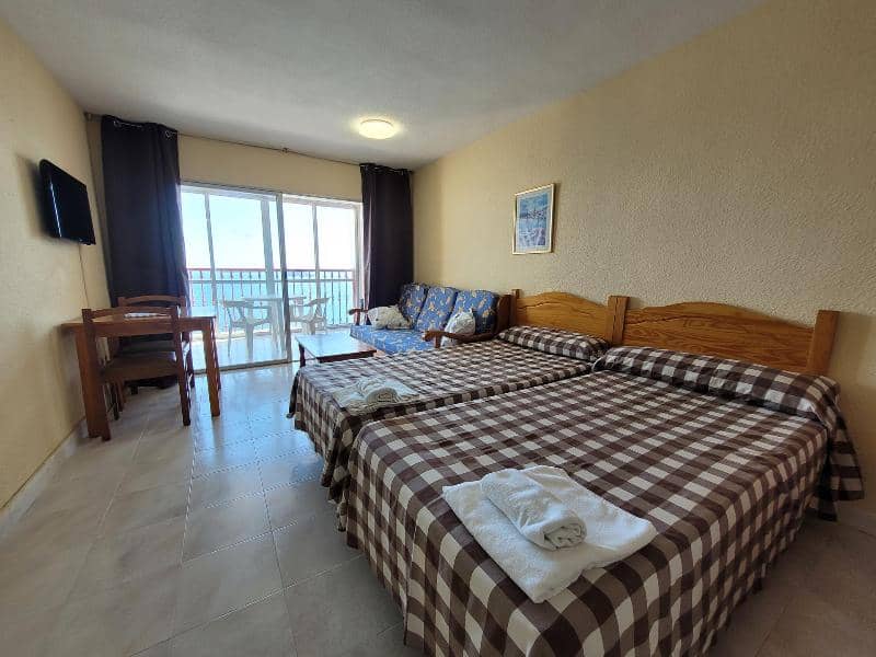 Las Damas - Main View