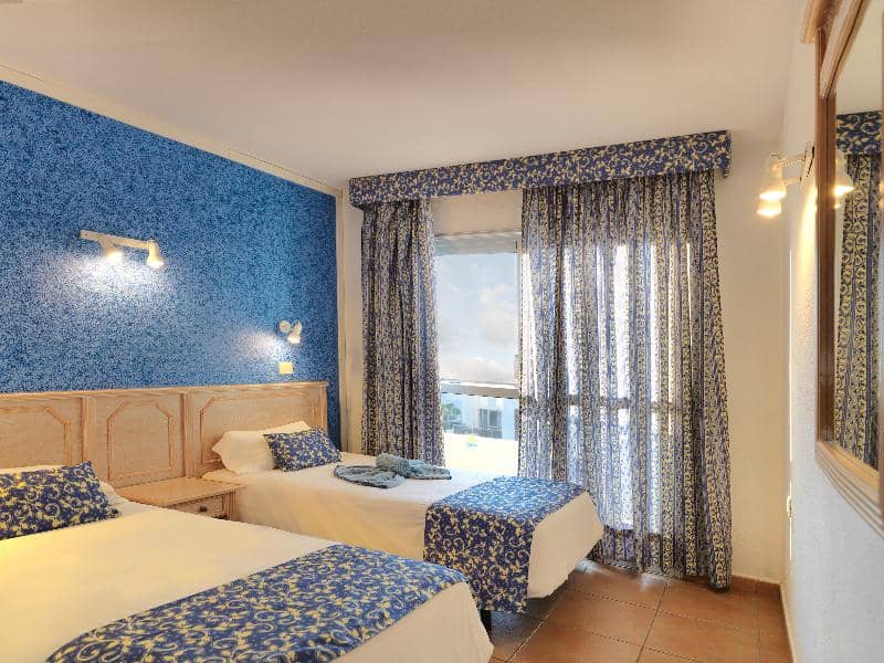 Oro Blanco Apartments - Main View