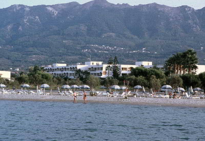 Tigaki Beach - Main View