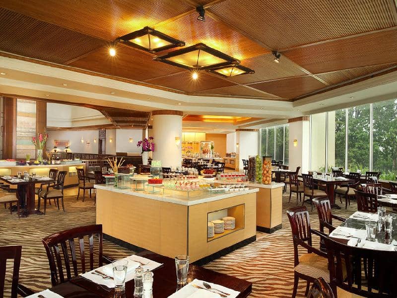Hotel Aryaduta Bandung - Main View