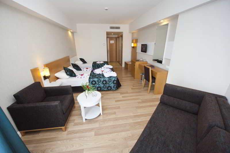 Side Aluna Hotel - Main View