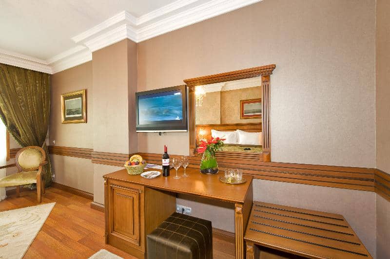 Ferman Hotel - Main View