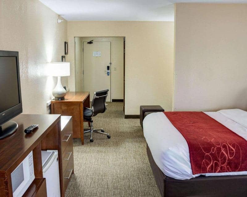 Comfort Suites - Main View