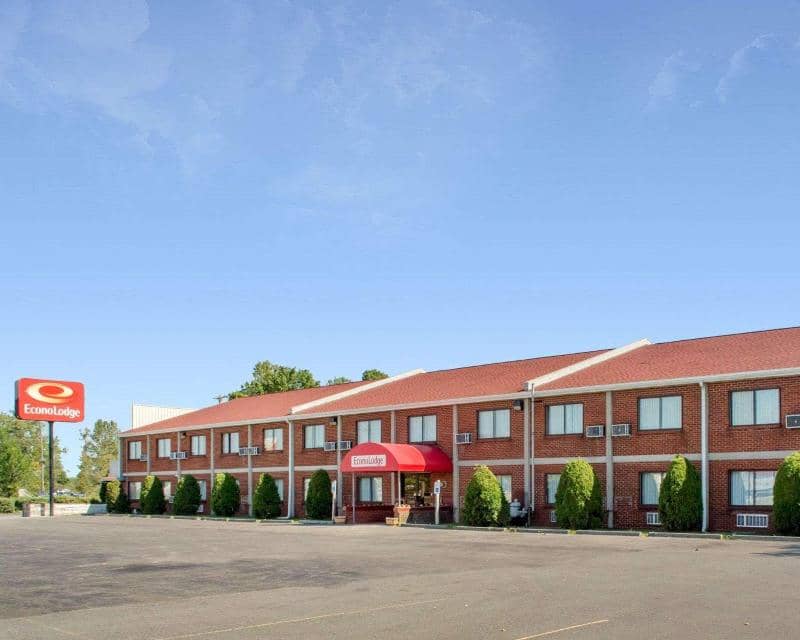 Econo Lodge Darien Lakes - Main View