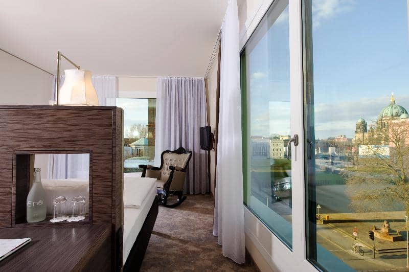 Arcotel John F - Main View