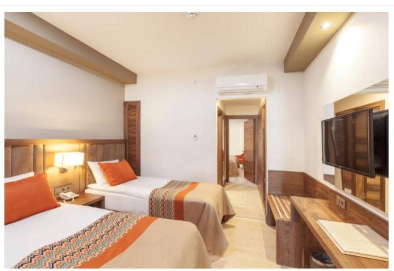 Side Royal Palace Hotel & Spa - Main View