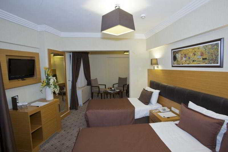 Mirilayon Hotel - Main View