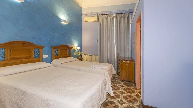 Hostal Girona - Main View
