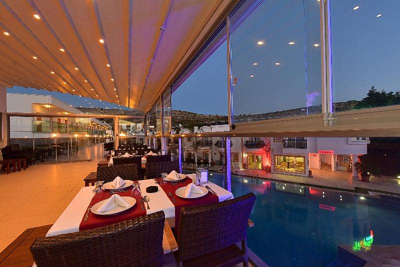 Tropicana  Beach Hotel - Main View