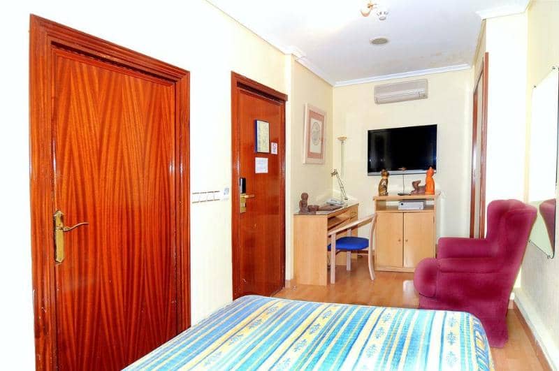 Hostal Plaza Dort - Main View