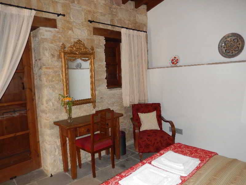 Nikis House - Main View