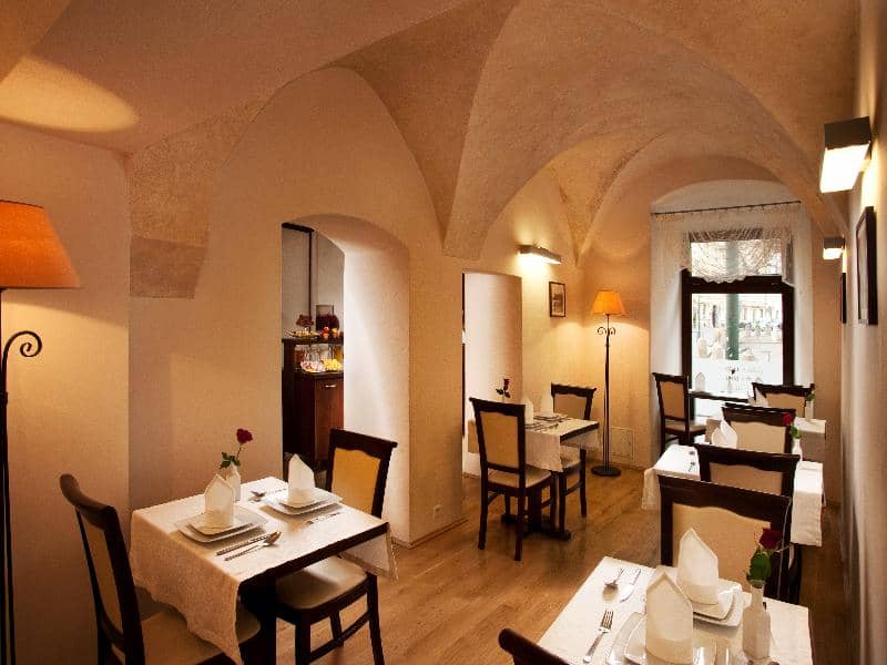 Hotel Santi - Main View