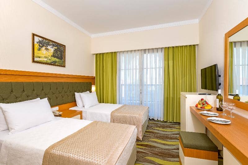 Forest Park Hotel - Main View