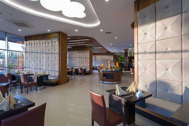 Michell Hotel & Spa - Main View