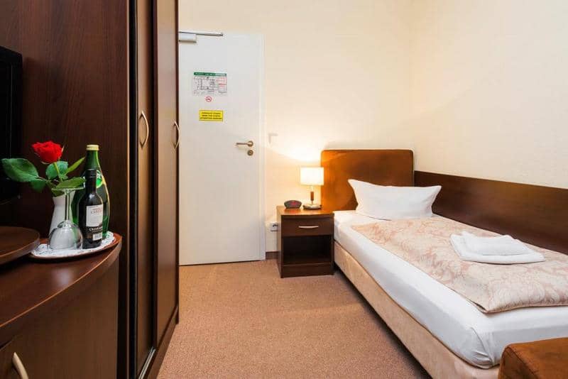 Upper Room Hotel - Main View