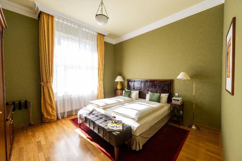 Louisa's Place - Main View