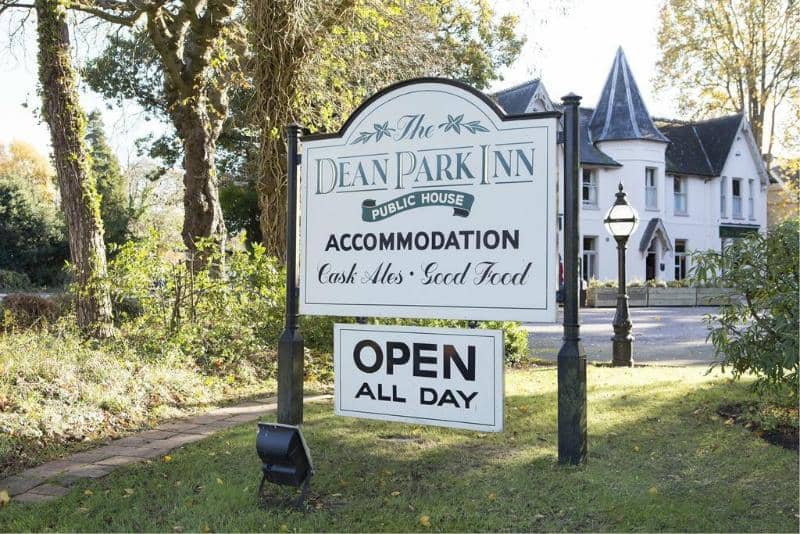 Dean Park Inn - Main View