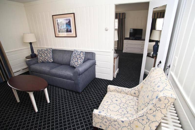 Coonamessett Inn - Main View