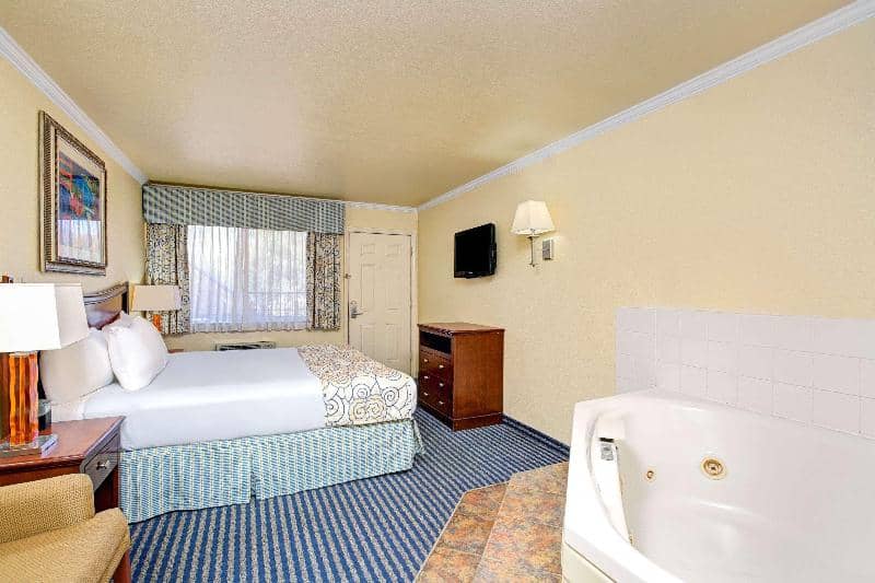 Super 8 by Wyndham Santa Cruz/Beach Boardwalk East - Main View