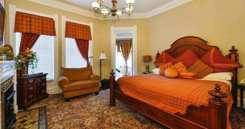 The Anniversary Inn - South Temple - Main View