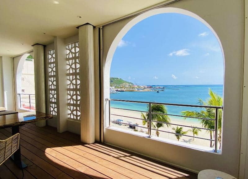 Holland House Beach Hotel - Main View