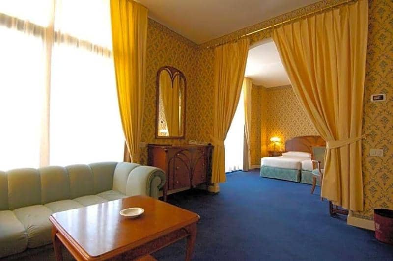 Hotel Astoria - Main View