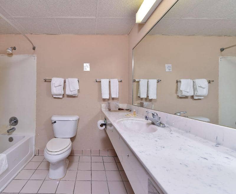 Econo Lodge Inn & Suites Warsaw - Main View