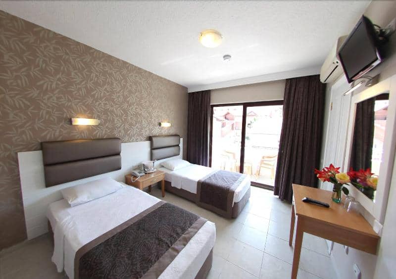 Ida Hotel - Main View