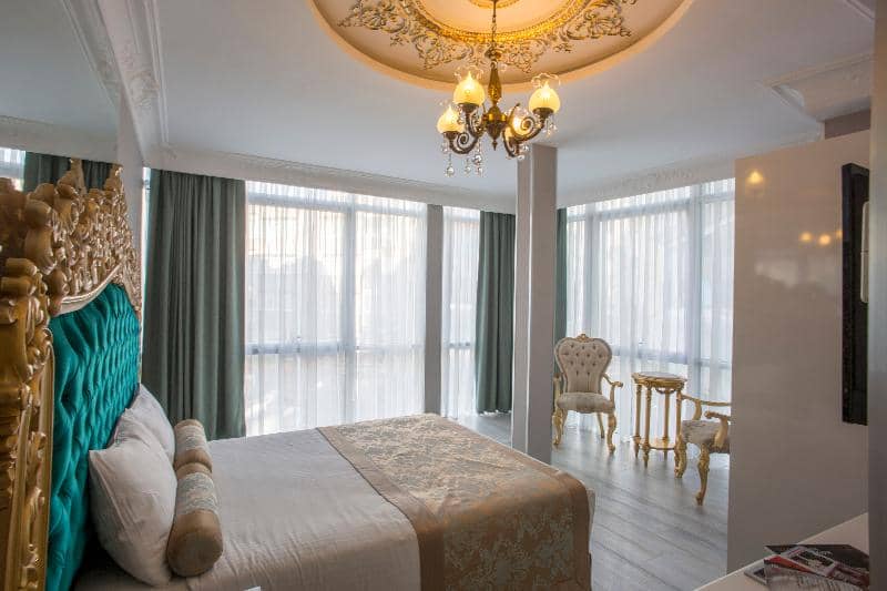 White Monarch Hotel - Main View