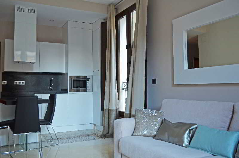 Apartamentos Siloe Suites Plaza - Main View