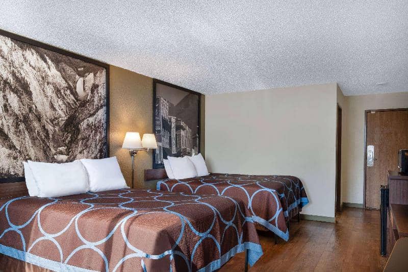 Super 8 By Wyndham Livingston - Main View