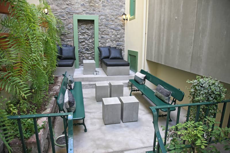 29 Madeira Hostel - Main View