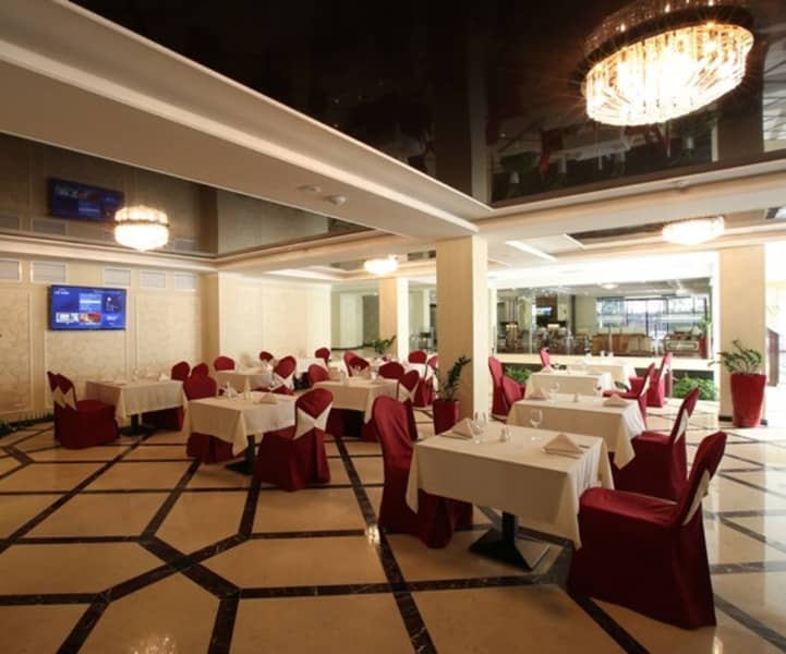 City Hotel - Main View