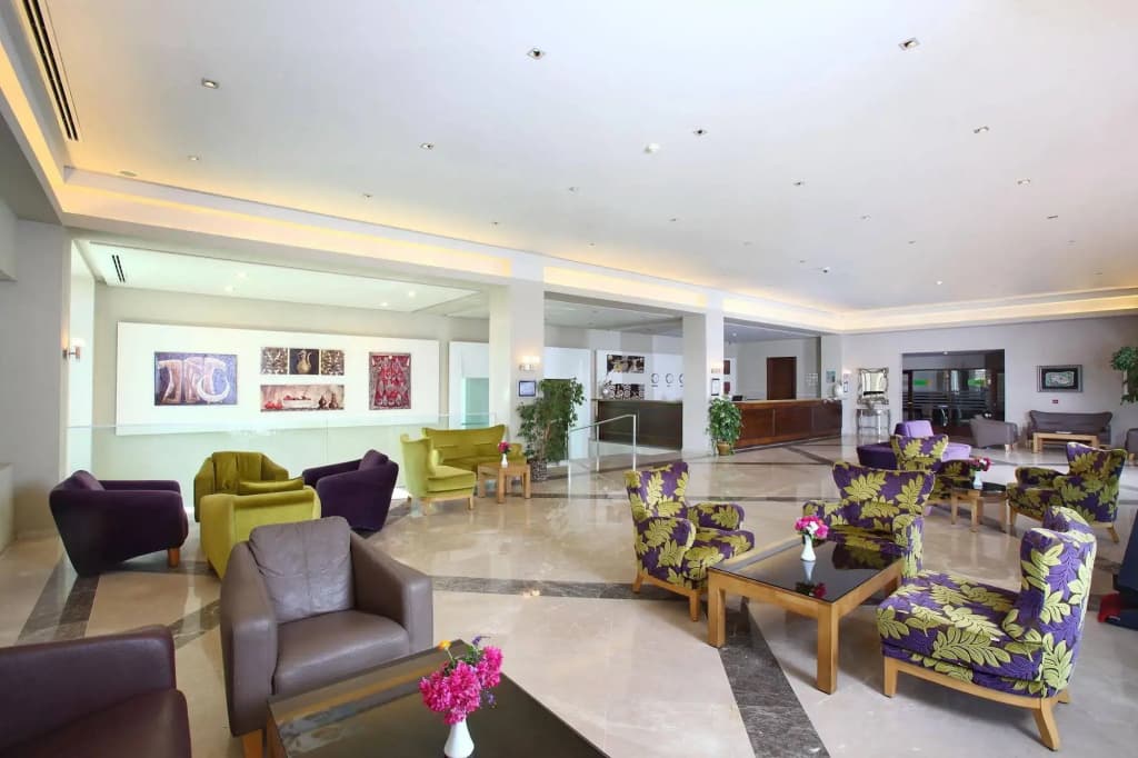 Mandarin Resort & Spa image 2