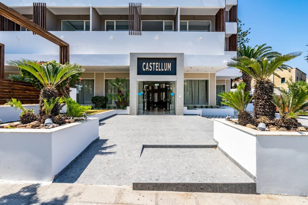 Castellum Suites Hotel image 2