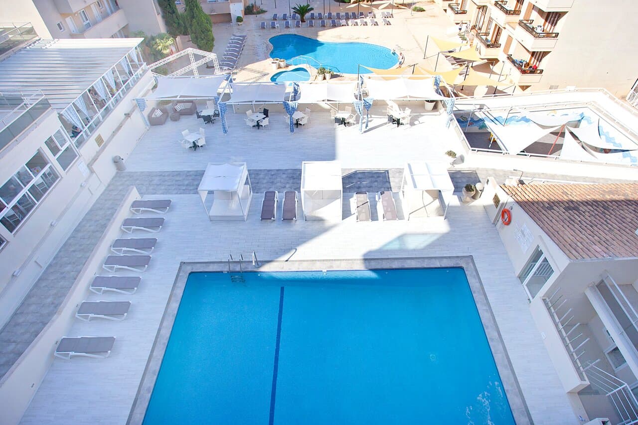 Playamar Hotel And Apartments image 1