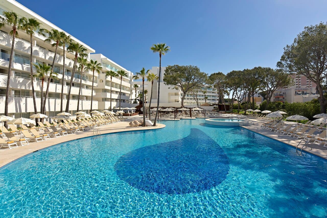 Iberostar Cristina Apartments image 1