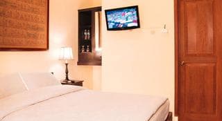 Stay at Rumah Boedi Private Residence Borobudur