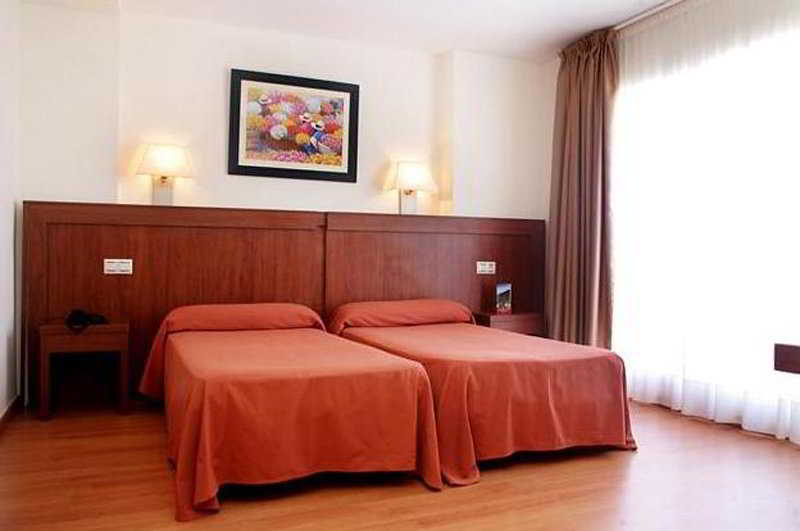 Mayna image 2